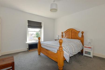 4 bedroom detached house to rent - Photo 4