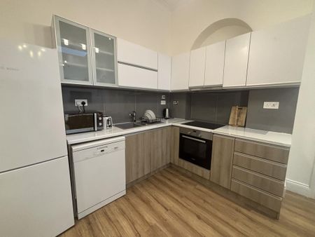 3 bedroom apartment to rent - Photo 5