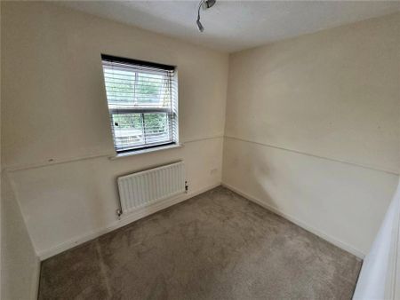 4 bedroom detached house to rent - Photo 3