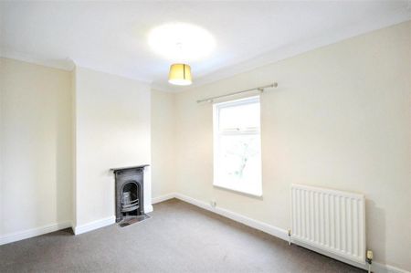 2 bedroom terraced house to rent - Photo 3