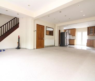 Fern Lane, Hounslow - Photo 2
