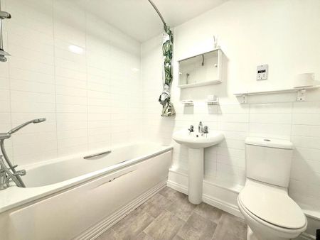 2 bedroom apartment to rent - Photo 3