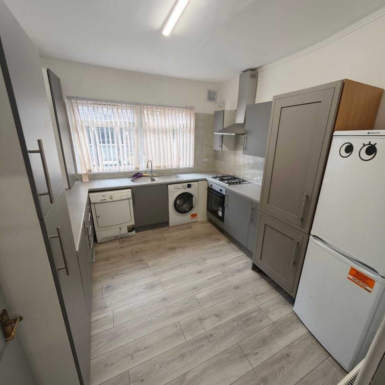 5 bedroom terraced house to rent - Photo 1