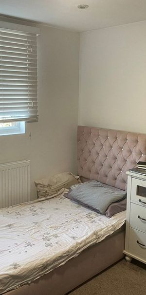 Room in a Shared House, Waterloo Road, E10 - Photo 1