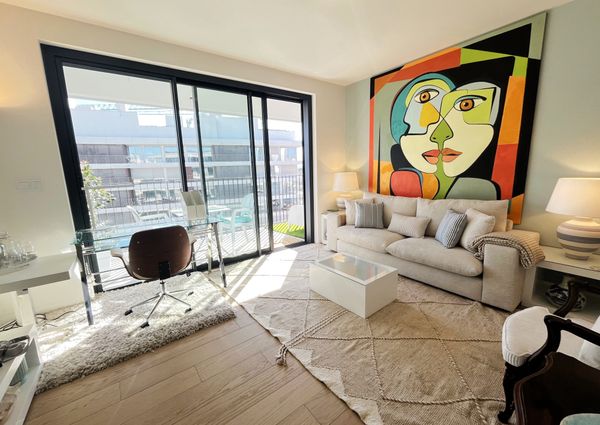 Apartamento T1 mobilado em Miraflores com Vista de Rio, a estrear
