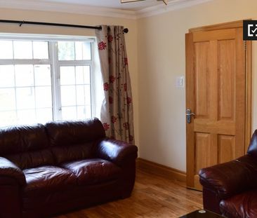 Twin bedroom in shared apartment in Clondalkin, Dublin - Photo 1