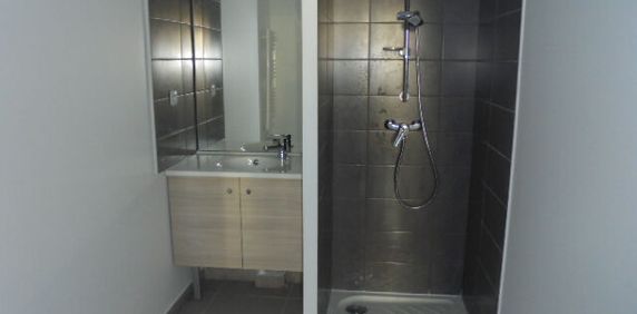 Appartement 2 pièces 36m2 MARSEILLE 10EME 693 euros - Photo 2