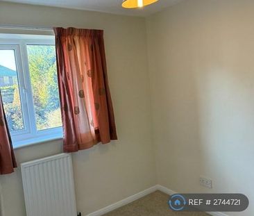 2 bedroom semi-detached house to rent - Photo 3