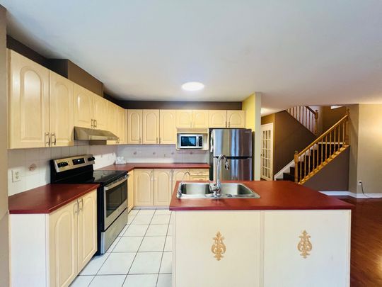 For Lease - 21 Karendale Street, Barrhaven, Ontario - Photo 1