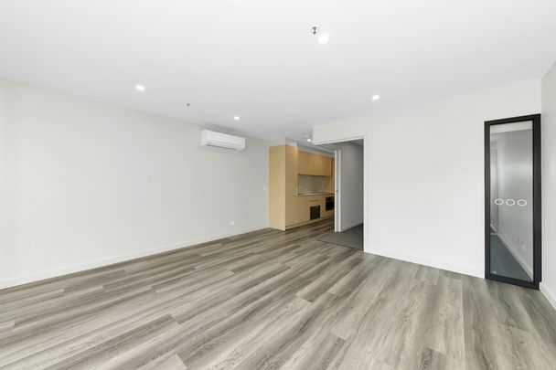 Ideal Location! - Photo 1