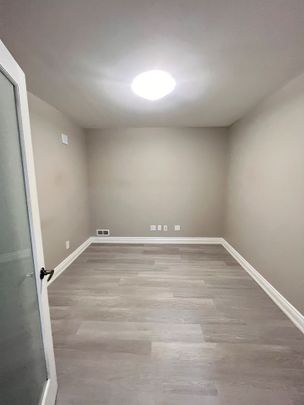 For Lease - 4641 Keystone Crescent, Burlington, Ontario - Photo 1