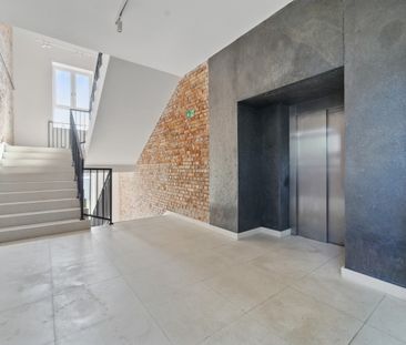 Stylowy Apartament w Doskonałej Lokalizacji - Фото 4