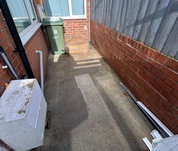 1 bedroom bungalow to rent - Photo 2