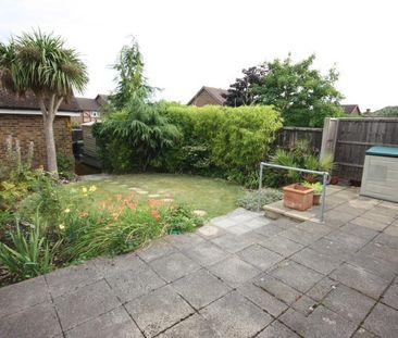 Guildford, Surrey, GU4 - Photo 6