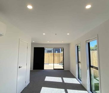 Near New 2 Bedroom Townhouse - Photo 5