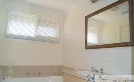 1 Norham Court, Berwick - Photo 2