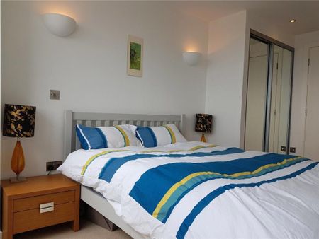 1 Bed Flat, Bridgewater Place, LS11 - Photo 2