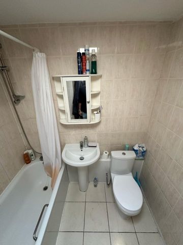 3 Bed Semi-Detached House, Bewley Court, SW2 - Photo 5