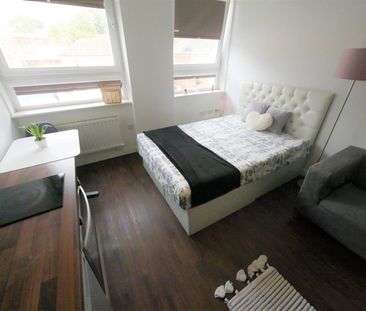 Flat 6 Hill House, Bournemouth BH1 - Photo 2