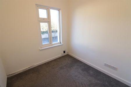 4 BED Terraced House To rent - Photo 3