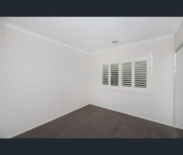 6 Waterhaven Boulevard, Point Cook, Vic 3030 - Photo 4