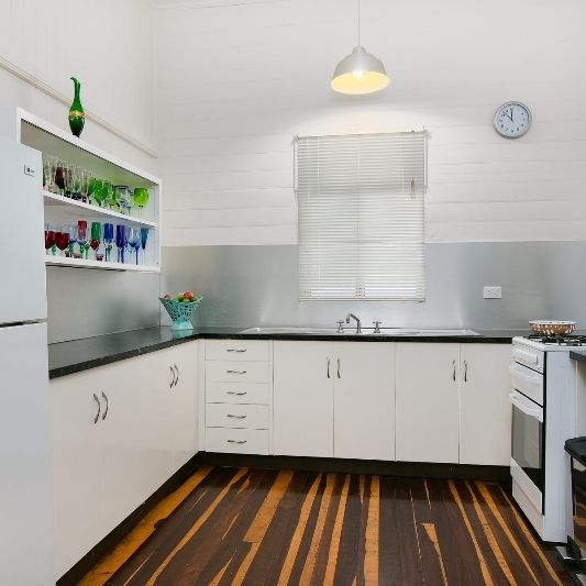 CHARGING TWO BEDROOM HOME IN PRIME INNER CITY LOCATION! - Photo 1