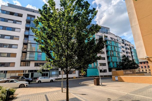 Studio Flat, Ingram Street, LS11 - Photo 1
