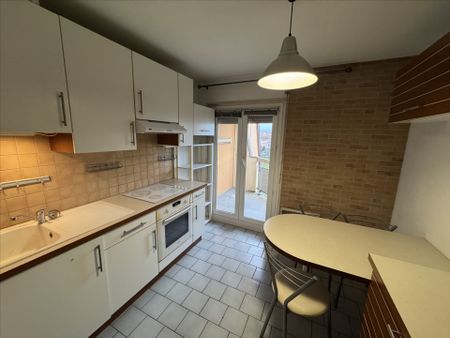 Location Appartement 3 pièces 70m² - Photo 2