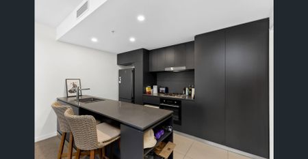 Stunning River & City View Apartment - A Must-See! - Photo 3