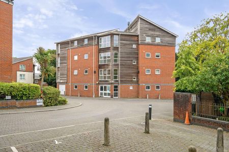 3 bedroom flat to rent - Photo 3