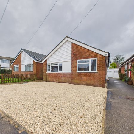 3 bed detached bungalow to rent in Clare Road, Prestwood, Great Missenden, Buckinghamshire, HP16 0NS - Photo 4