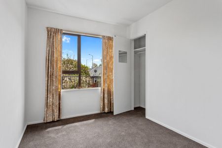 Four Bedroom Family Home - Photo 3