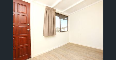 CENTRAL COOLANGATTA TWO BEDROOM UNIT - Photo 3