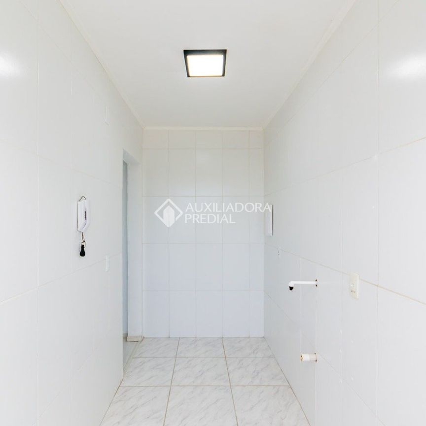 Apartamento JK com 1 quarto e 31m² para alugar em São Sebastião, Porto Alegre. - Photo 1