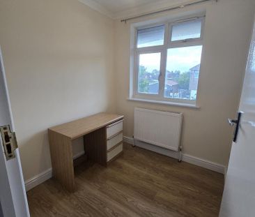 5 bedroom semi-detached house to rent - Photo 4