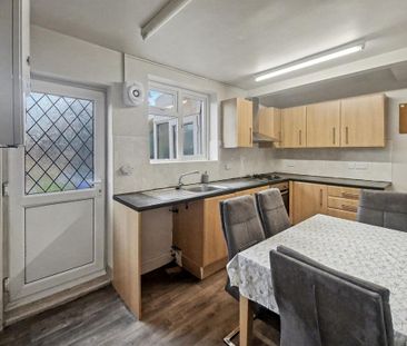 2 bedroom semi-detached house to rent - Photo 4