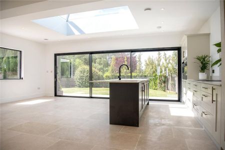 5 bedroom detached house to rent - Photo 5