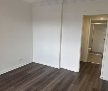 Two bed-room apartment walk to chermside shopping centre - Photo 3