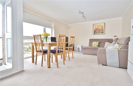 Peregrine Road, Sunbury-on-Thames, Surrey, TW16 6JH - Photo 2