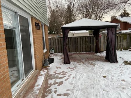 For Lease - 146 Fanshawe Drive, Brampton, Ontario - Photo 2