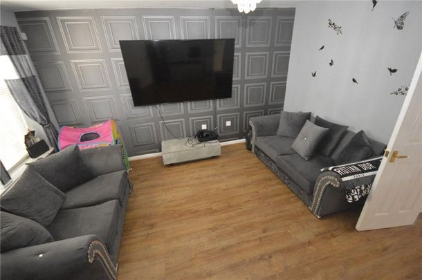 3 bedroom end of terrace house to rent - Photo 1