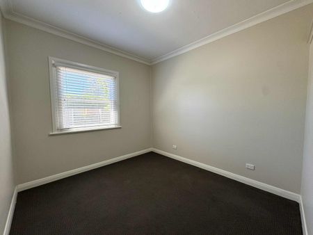 3 Bedroom home Close to Amenities - Photo 3