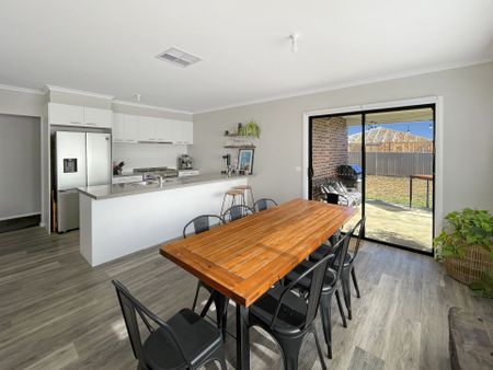 25 Honour Avenue, Winter Valley - Photo 3