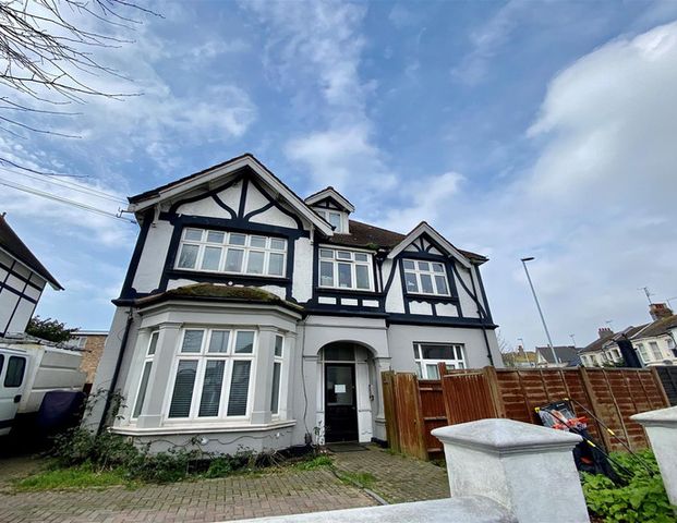 Oxford Road, Worthing - Photo 1