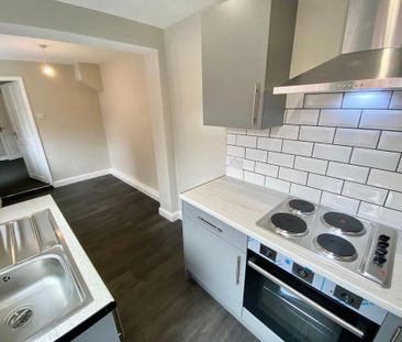 2 bedroom terraced house to rent - Photo 3