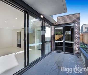 Stylish, and Perfectly Positioned - Photo 2