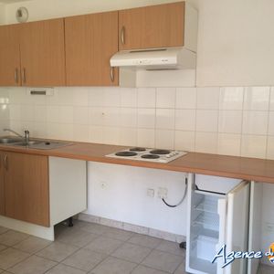 Location Appartement 3 pièces 67m² NARBONNE 11100 - Photo 2