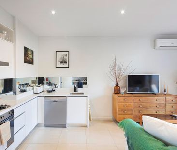 303/195 Clarke Street, Northcote VIC 3070 - Photo 3