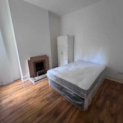 Room in a Shared House, Fawnbrake Avenue, SE24 - Photo 1