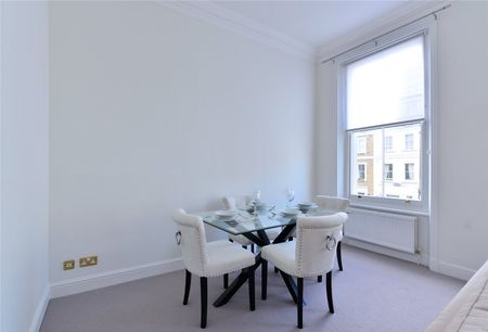 A Stunning Two Bedroom Apartment in The Heart of Kensington - Photo 3